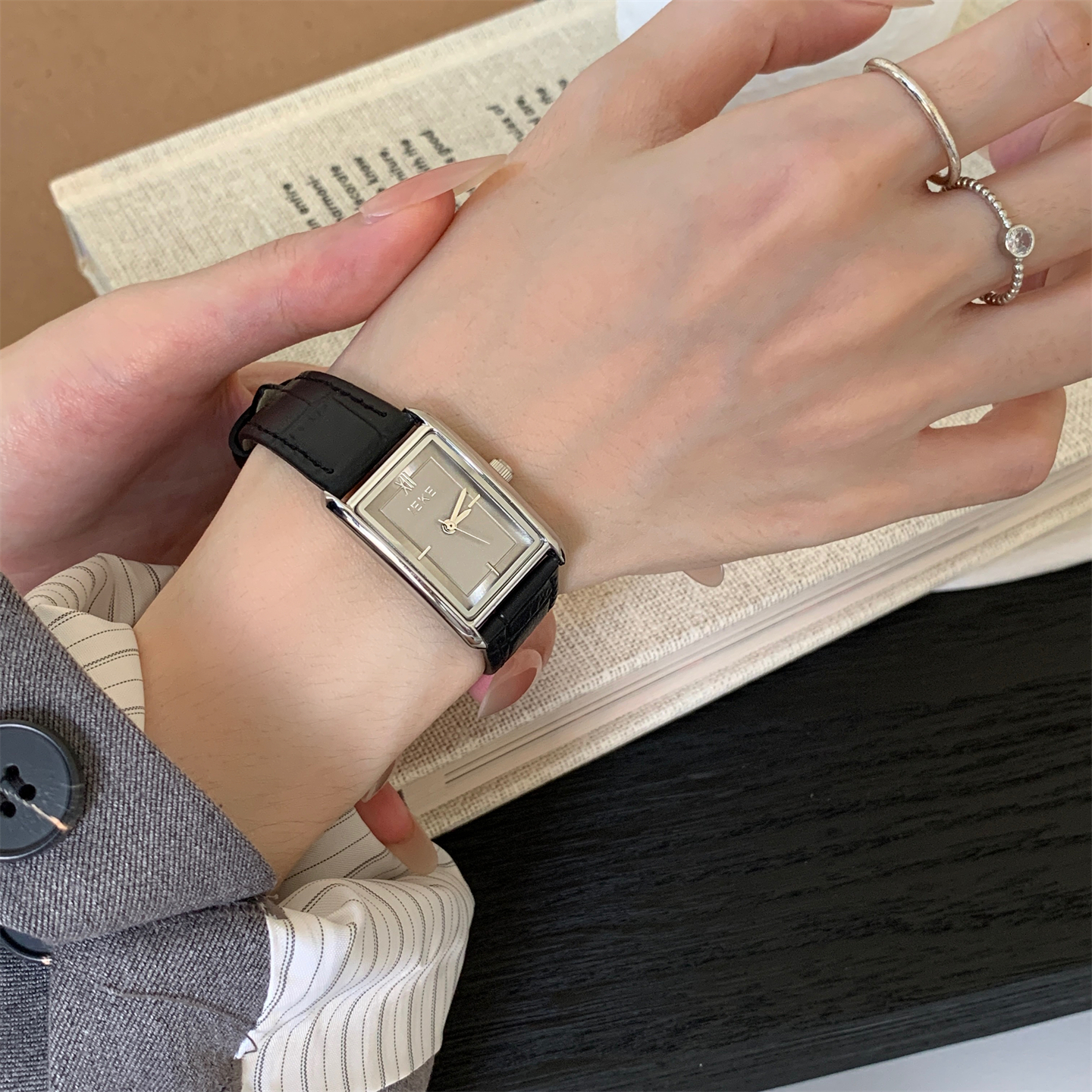 Niche high-end retro literary  - Luxury Watch Quartz บทวิจารณ์และราคา