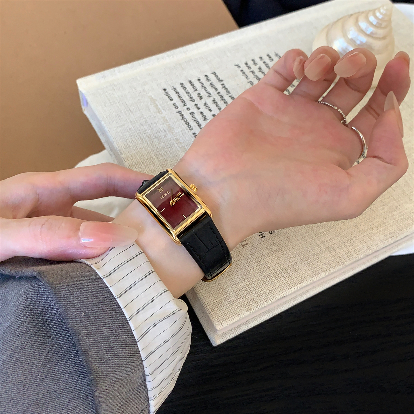 Niche high-end retro literary  - Luxury Watch Quartz บทวิจารณ์และราคา