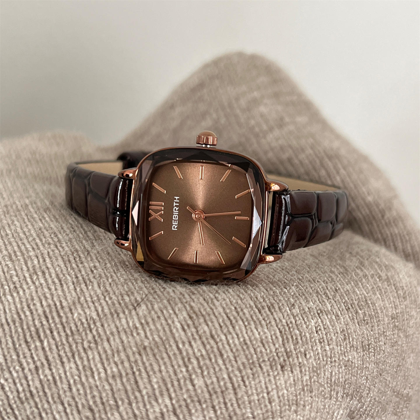 Brown retro square watch femal - Luxury Watch Quartz บทวิจารณ์และราคา