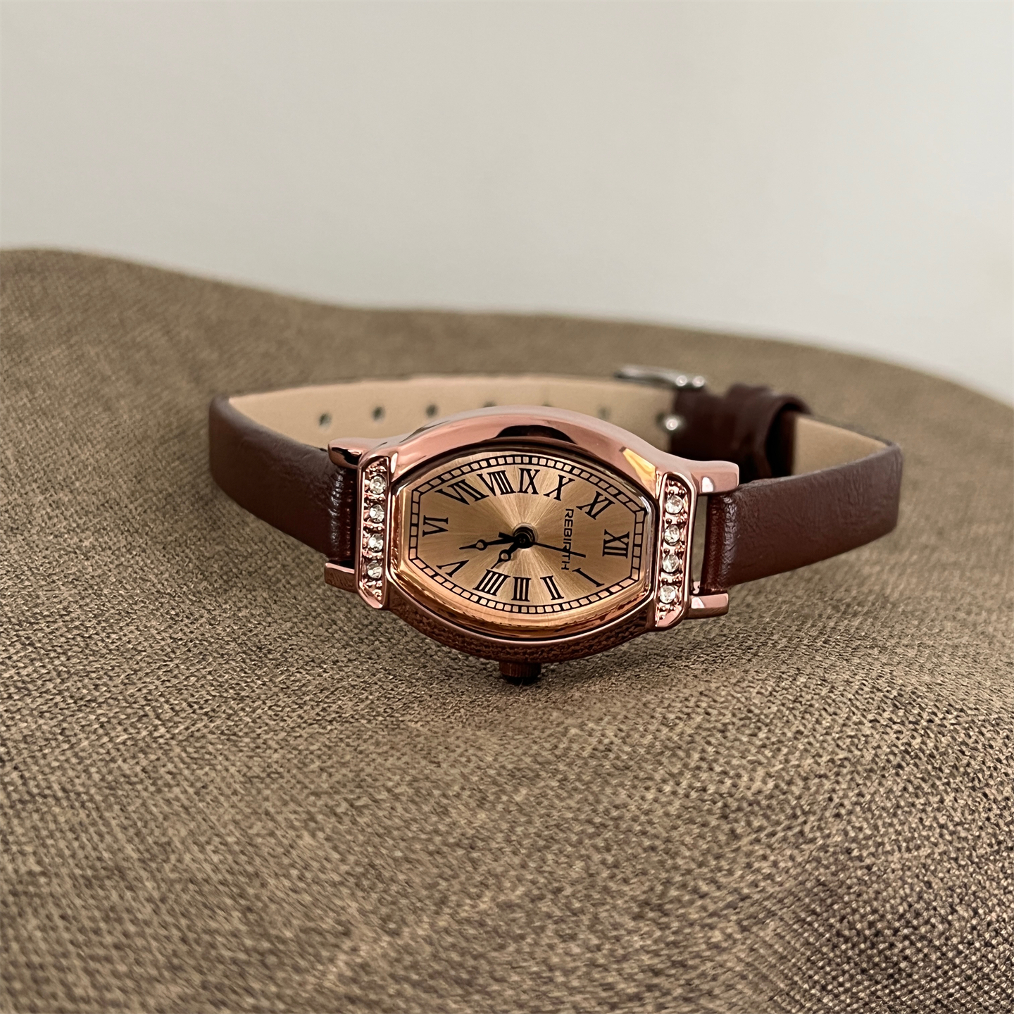 Brown retro square watch femal - Luxury Watch Quartz บทวิจารณ์และราคา