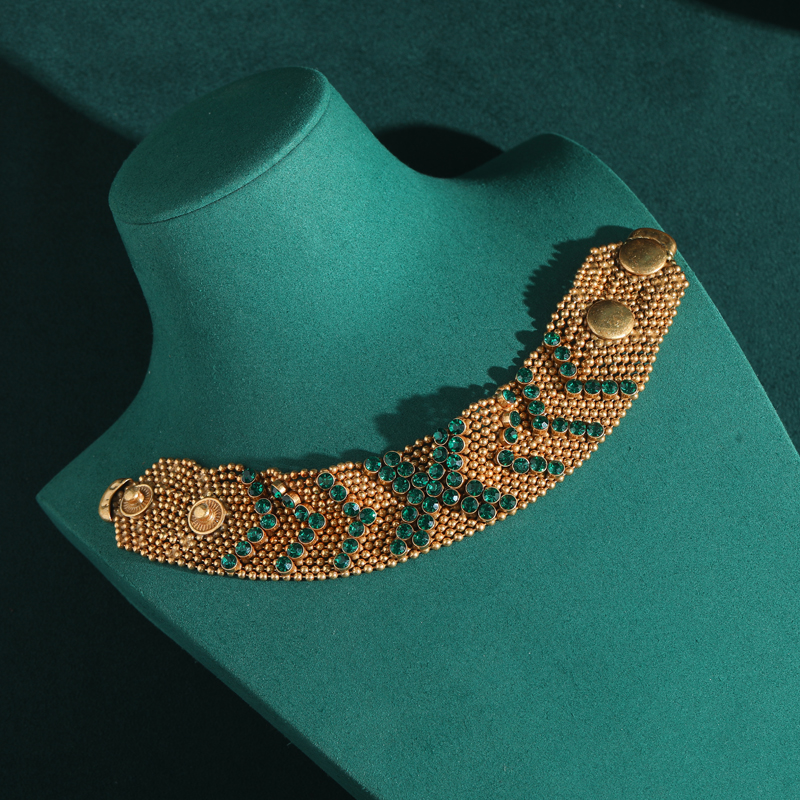 Vintage Green Rhinestone Brace - Luxury Watch Dubai บทวิจารณ์และราคา