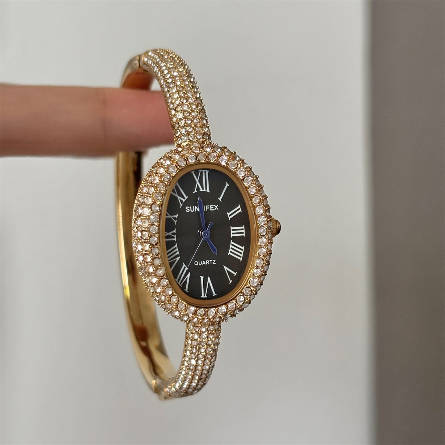 Round fashion temperament mini - Luxury Watch Quartz บทวิจารณ์และราคา