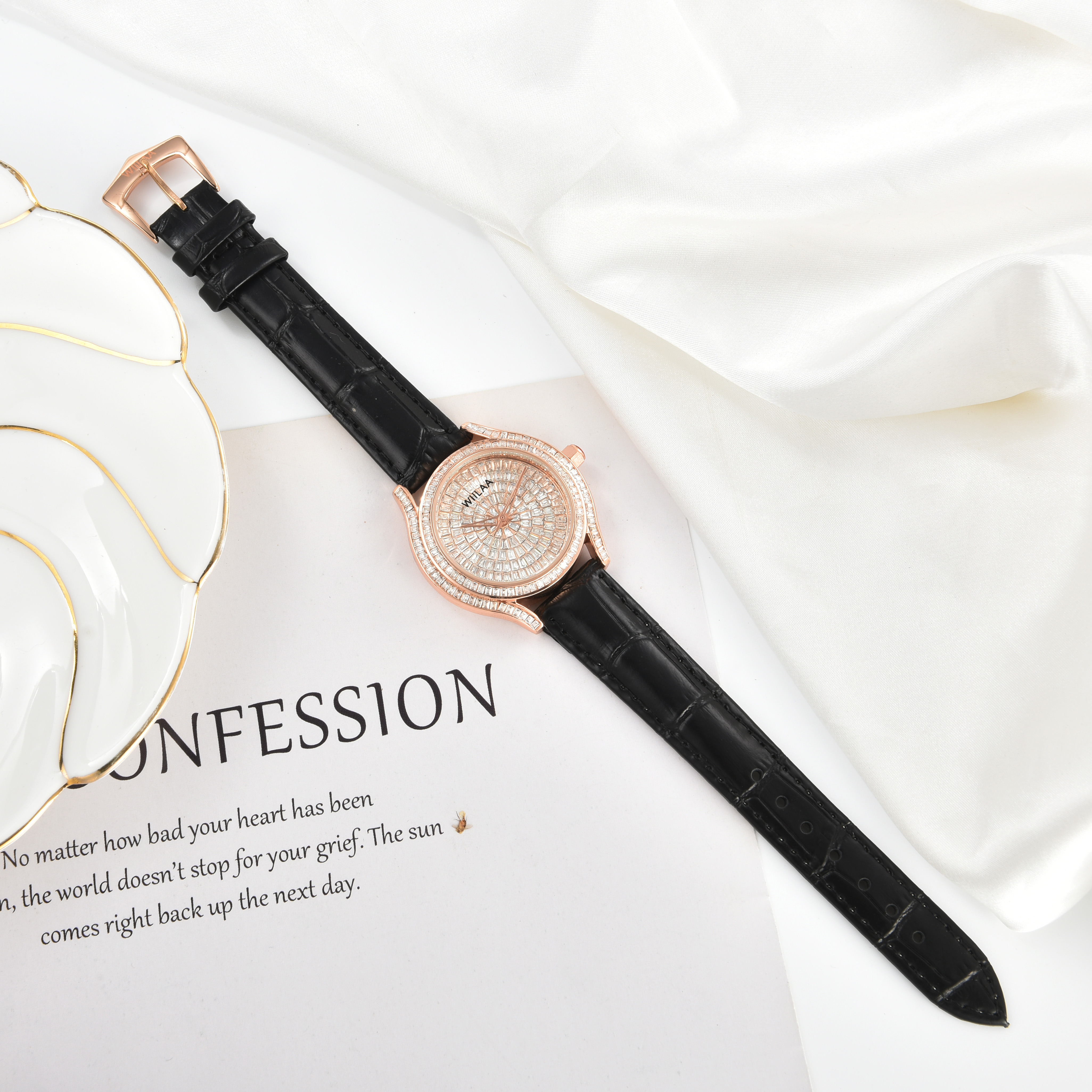 WIILAA Luxury Women's Crystal  - Luxury Watch All Black บทวิจารณ์และราคา